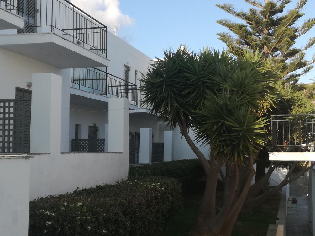 Ostria Hotel & Apartments Gavrio Exterior photo