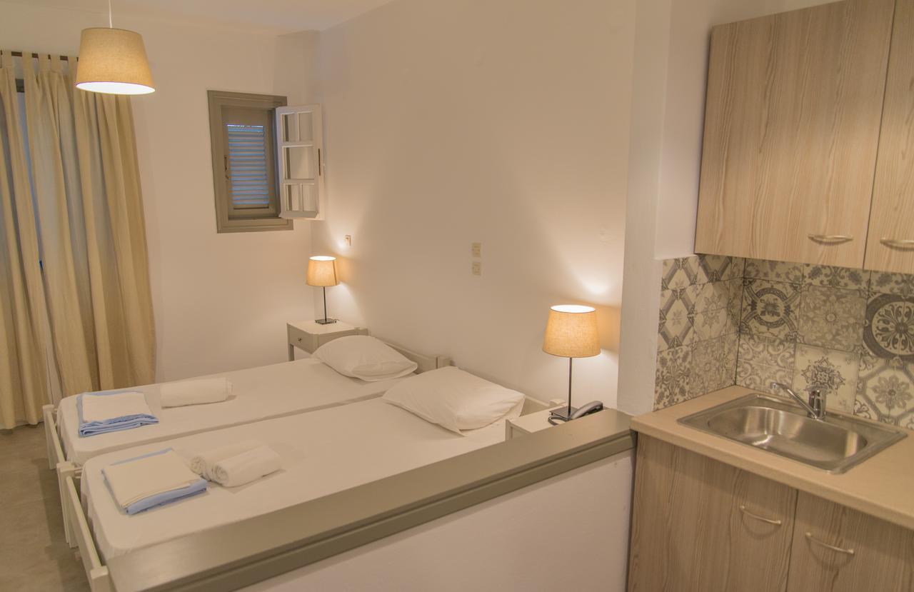 Ostria Hotel & Apartments Gavrio Exterior photo