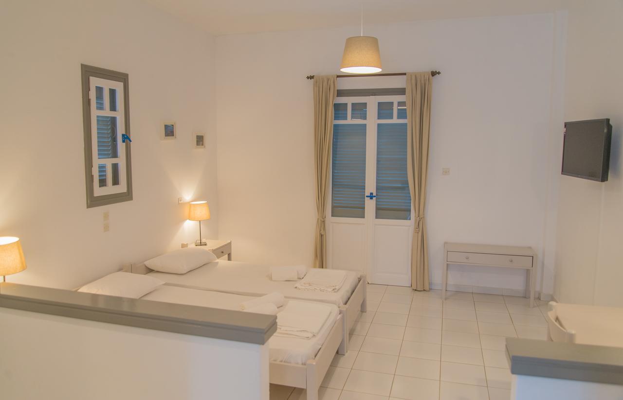Ostria Hotel & Apartments Gavrio Exterior photo
