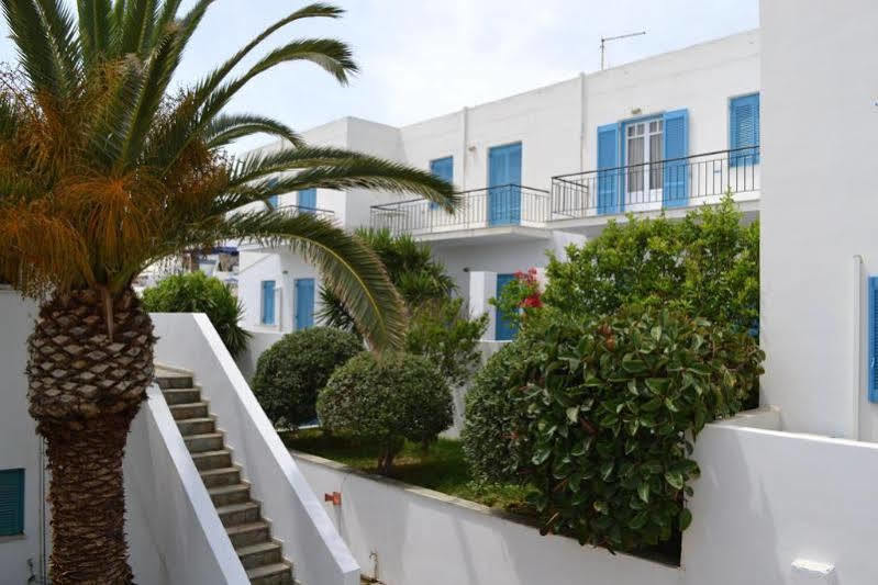 Ostria Hotel & Apartments Gavrio Exterior photo